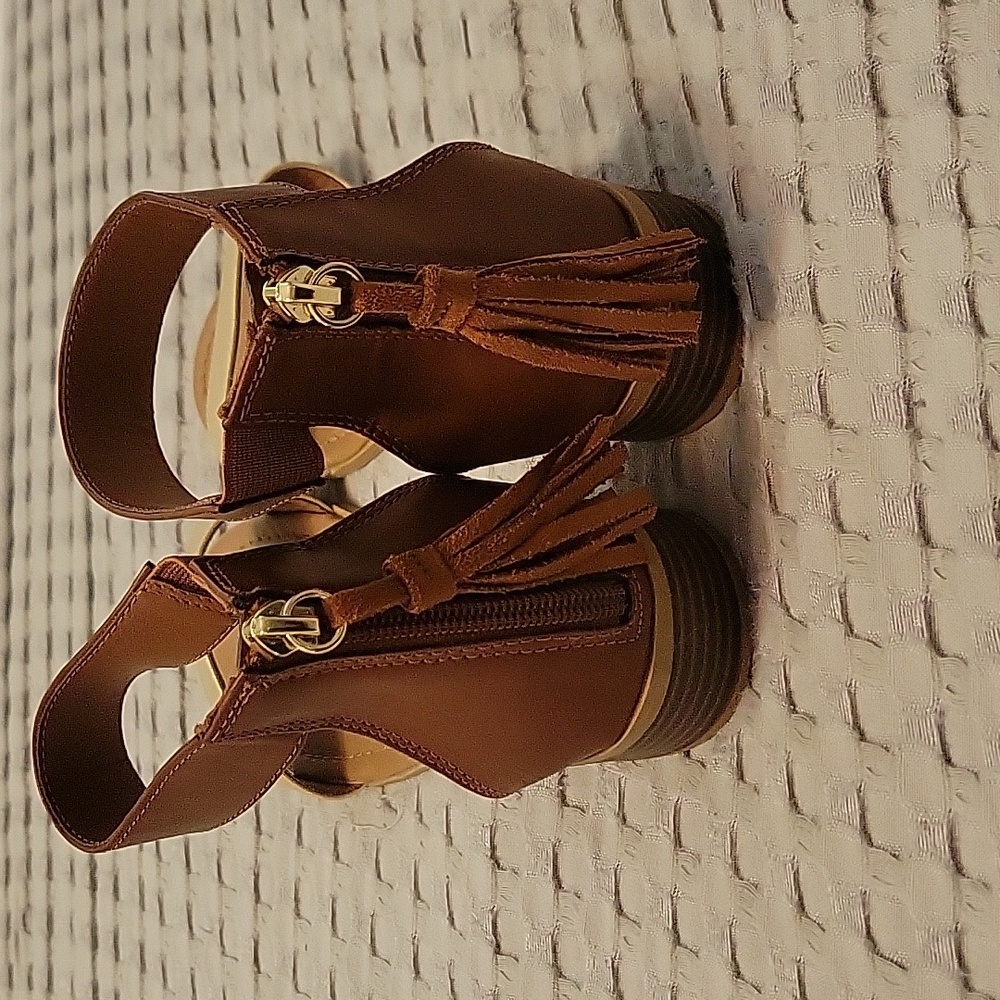 Sandals - Picture 2 of 3